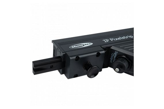 An Image of the straight alignment plate connected to the Showtec Pixelstrip