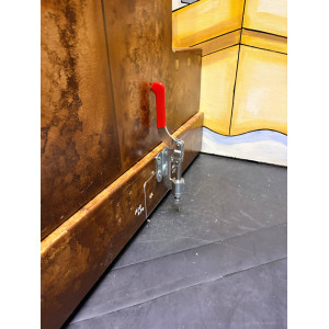 An image of the Stage Depot toggle clamp in use within a theatre during a panto show